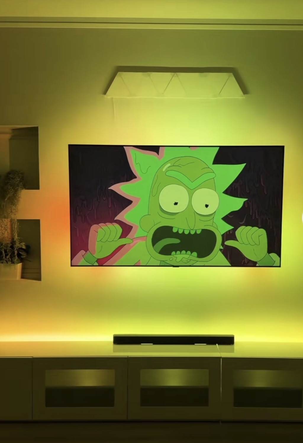 SoundSync™ Reactive TV LED Backlight